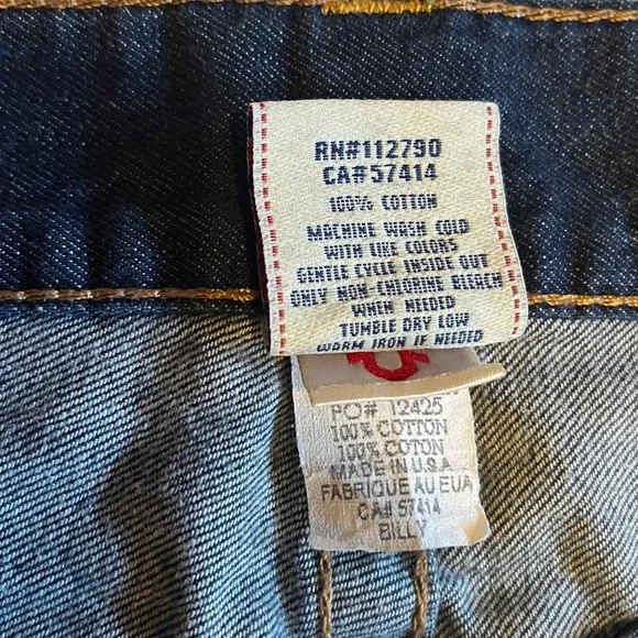 True religion billy bootcut in a 33. Perfect for petite shorter gals out there! - Picture 5 of 11